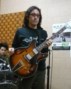 Композитор и бас-гитарист - Yasushi Ishii / Ясуси Иси