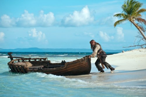 В ожидании фильма "Пираты Карибского моря: На странных берегах"