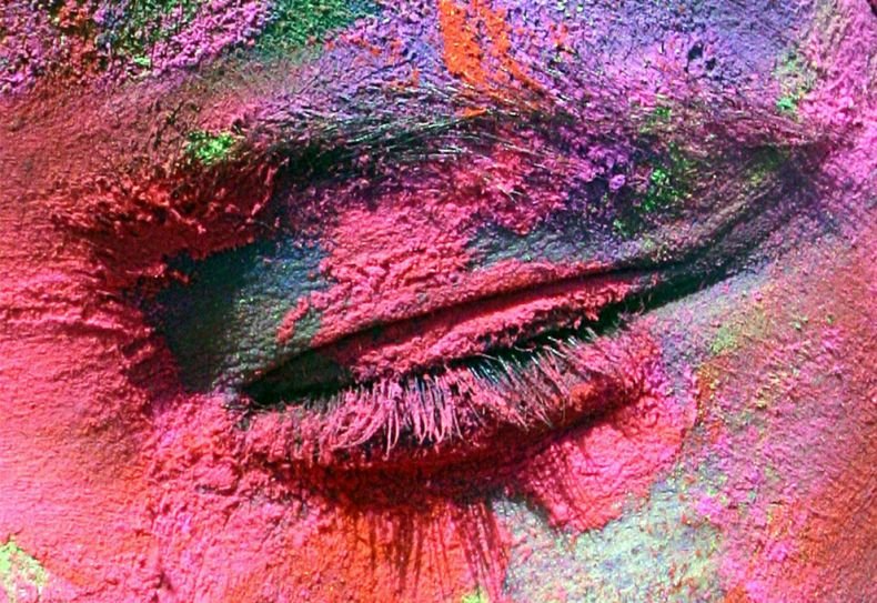 Serunya Festival Lempar Bubuk Warna di India 9
