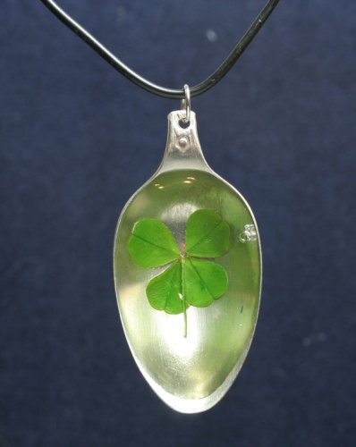 1315057473_four_leaf_clover_spoon_pendant_by_doctor_gus